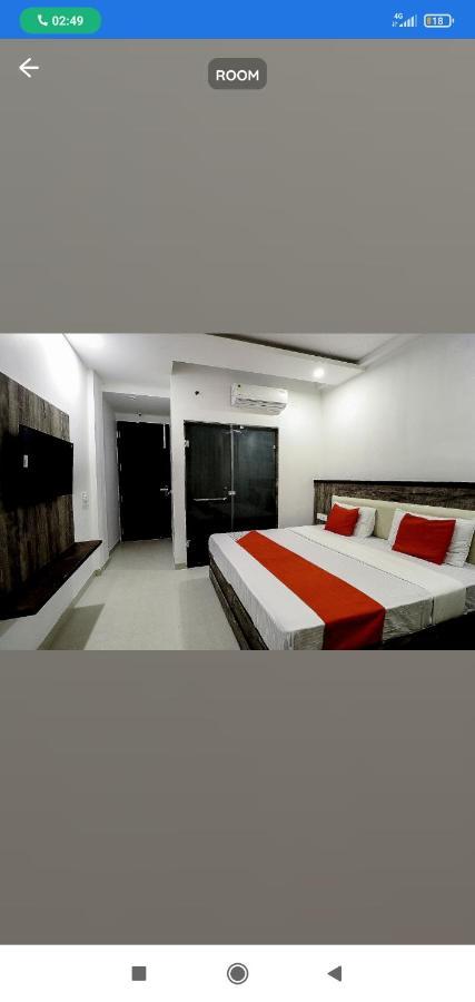 Hotel Almond Zirakpur Exteriör bild