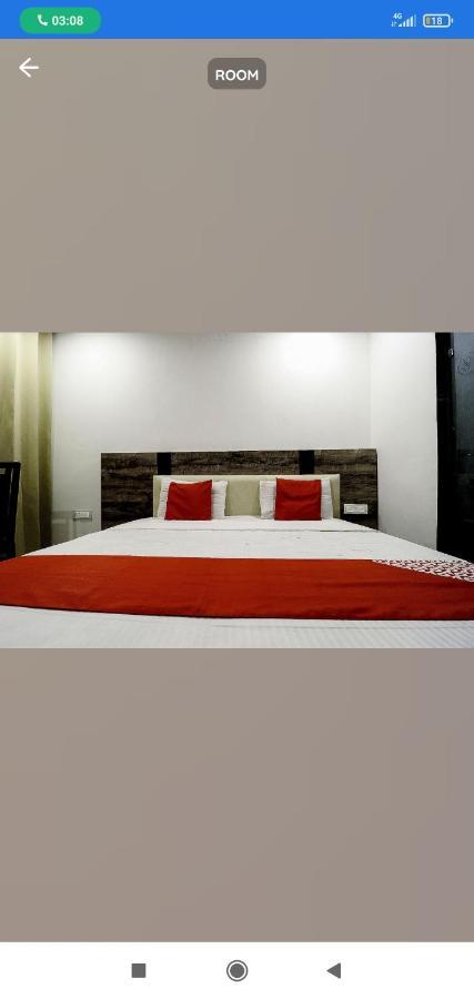 Hotel Almond Zirakpur Exteriör bild